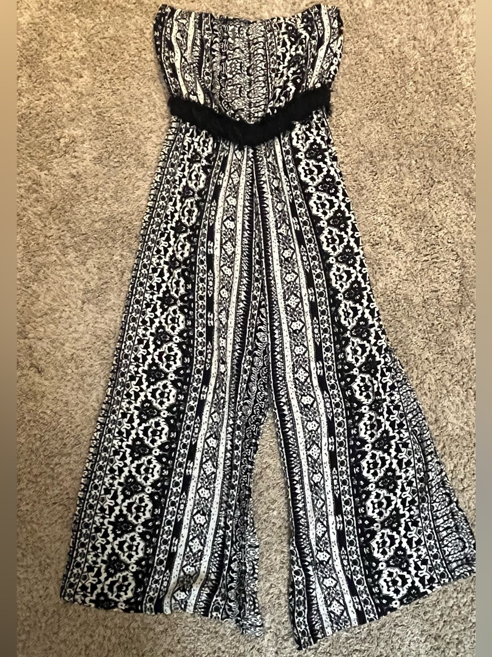 Mystree Black and White Print Wide-Leg Jumpsuit 100% Rayon